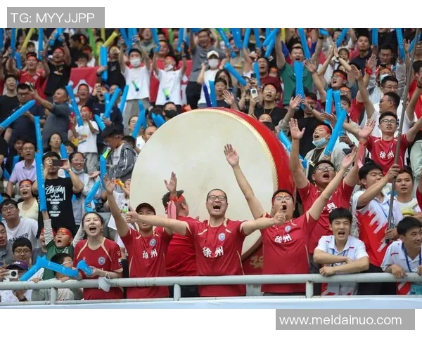 中国足球球星带球突破技艺精彩纷呈 揭秘场上晃人技巧与精彩瞬间